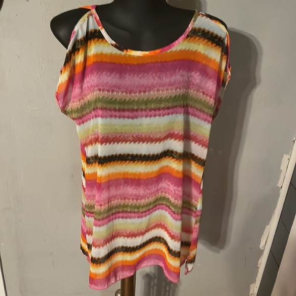 Small Lilypad cold shoulder pink ombré round neck B louse tunic top - Picture 3 of 16